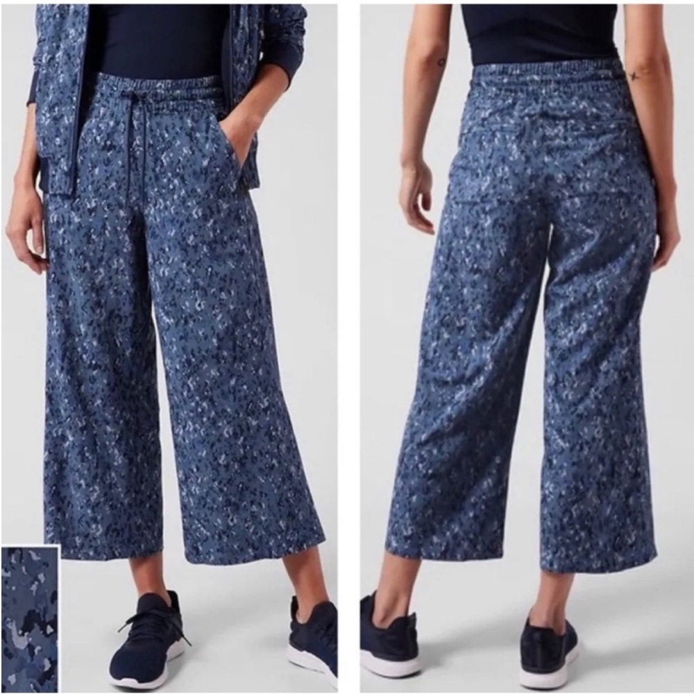 Athleta Pants Avenue Wide Leg Crop Pant Blue Lightweight Stretch Women’s Size 10